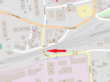 Uzavírka železničního přejezdu u areálu Barev laků