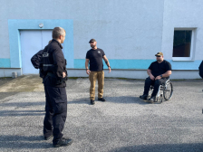 Městská policie se v rámci svých výcviků a školení učí, jak zacházet s handicapovanými osobami