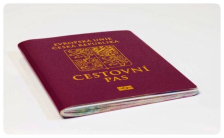 Plánujete letní dovolenou? Chcete předejít frontám?  Zařiďte si cestovní pas v předstihu