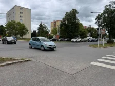 Začala výstavba okružní křižovatky v Lobečku