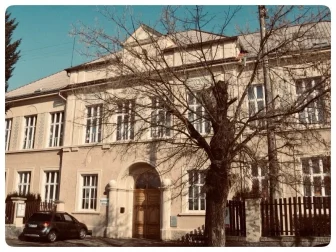 Rekonstrukce střechy Mateřské školy U Šípkové Růženky