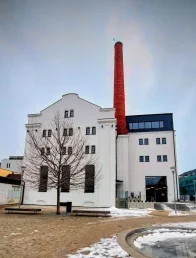 Budova Kulturního centra Kralupy n. Vlt., kde sídlí Městská knihovna