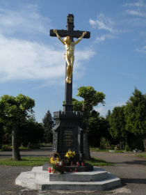 socha na hřbitově